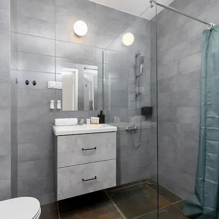 Stylish Pachonskiego With Parking In By Renters דירה