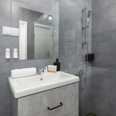 Stylish Pachonskiego With Parking In By Renters קרקוב